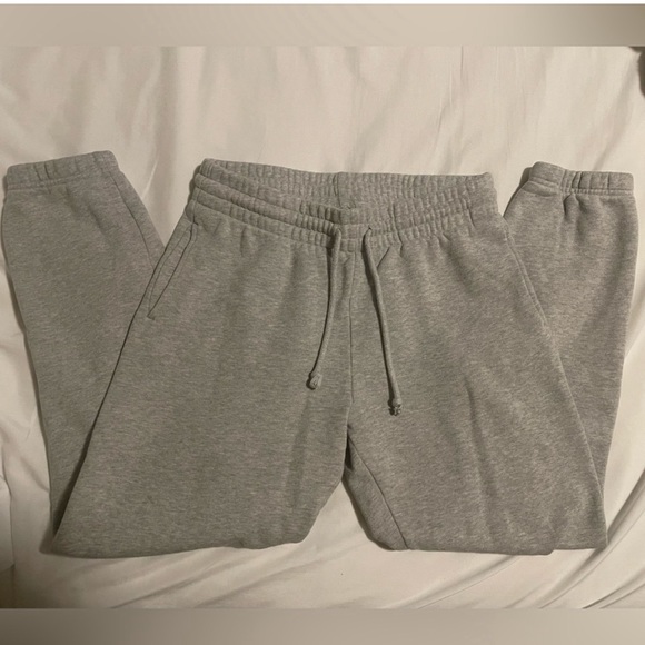 Aritzia TNA | Perfect Sweatpants | Small - Picture 2 of 4